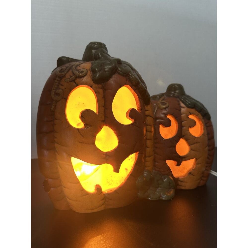 VTG Ceramic Lighted Pumpkins, Puck Lights Up Halloween Decor
